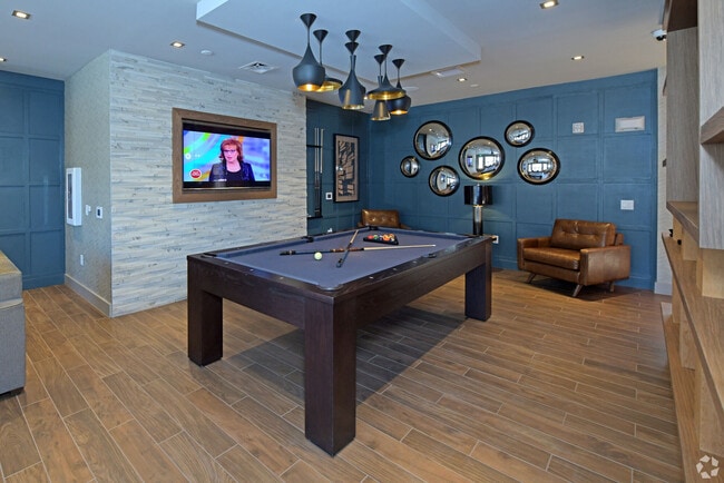 Interior Photo - Halstead Franklin