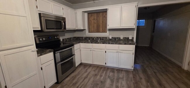 Building Photo - 405 W Hunter