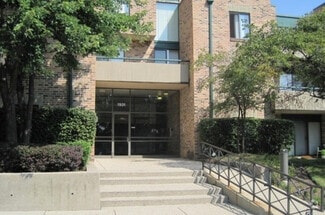 Building Photo - 1931 Prairie Square