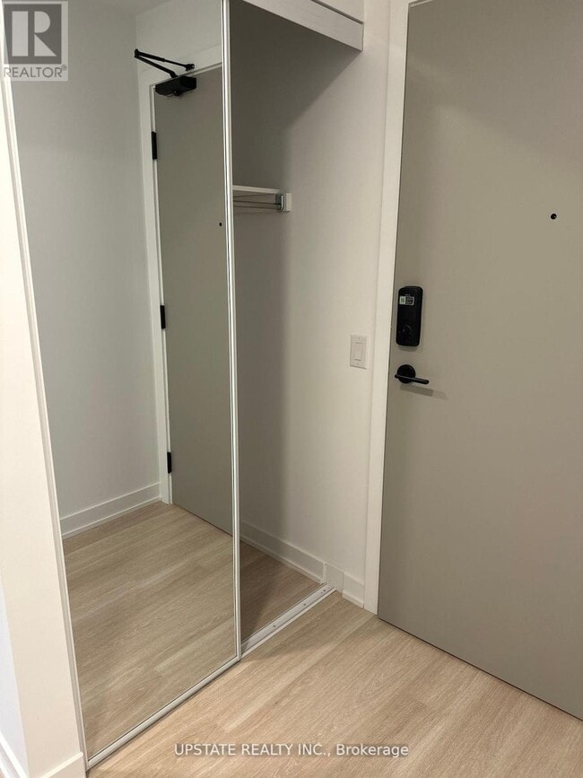 Photo du bâtiment - 5105 Hurontario St