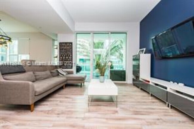 Foto del edificio - 950 Brickell Bay Dr