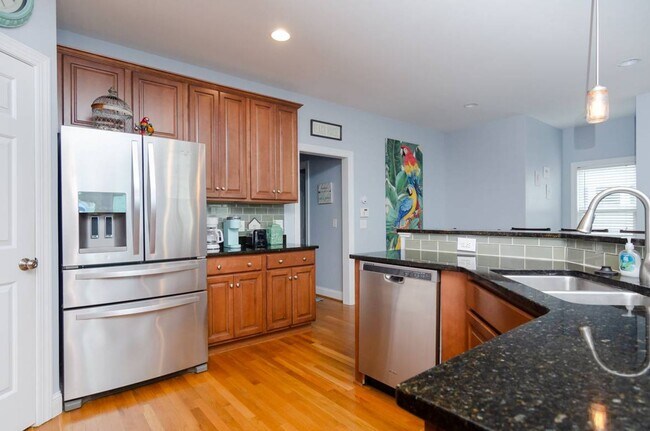 Foto del edificio - 1604 Canal Dr