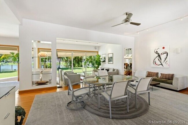 Foto del edificio - 625 Buttonwood Ln