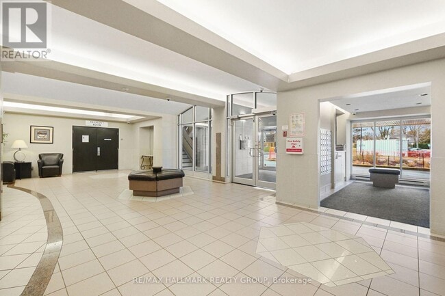 Building Photo - 900 Dynes Rd