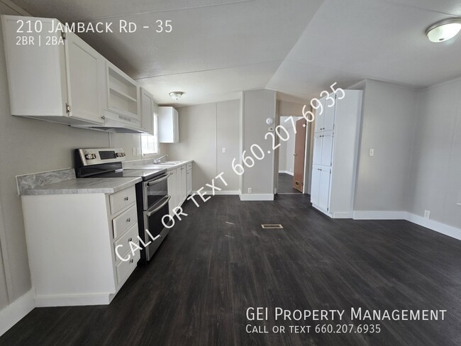 Building Photo - 210 Jamback Rd
