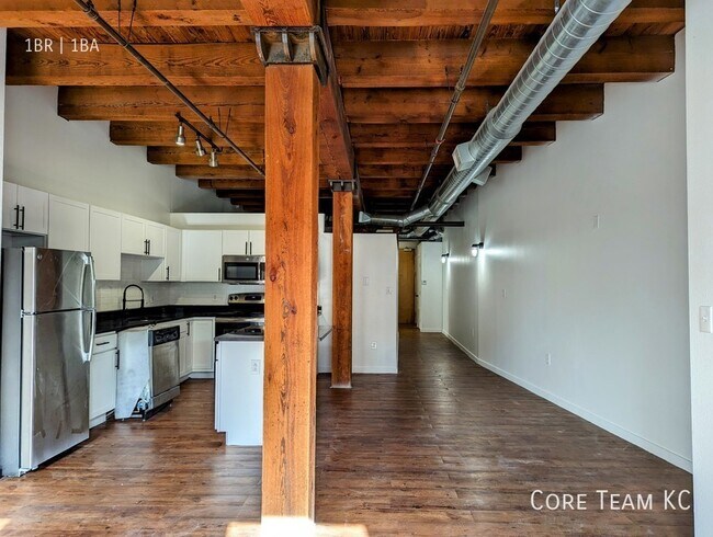 Foto del edificio - Renovated River Market Loft For Rent!