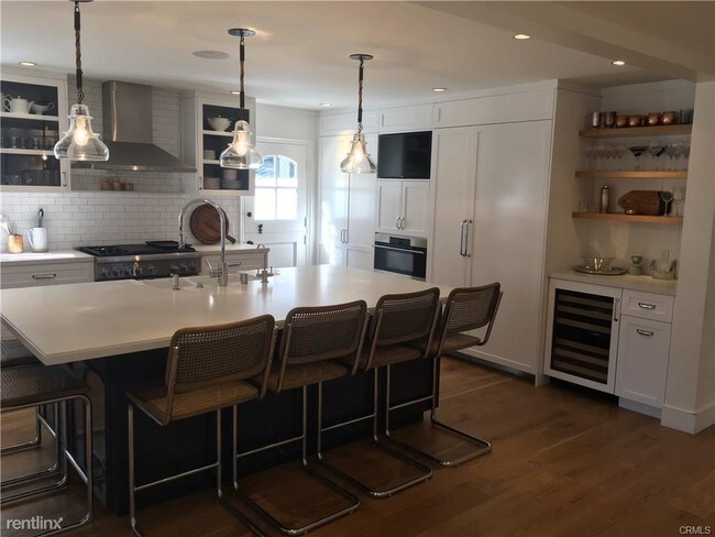 Foto del edificio - 2685 Bayshore Dr