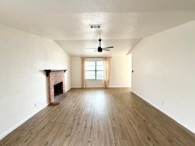 Building Photo - 1410 Chapel Creek Rd