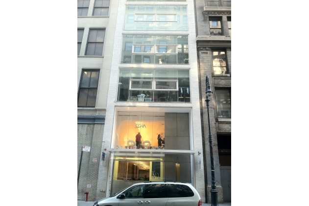 Building Photo - 3 W 13th St