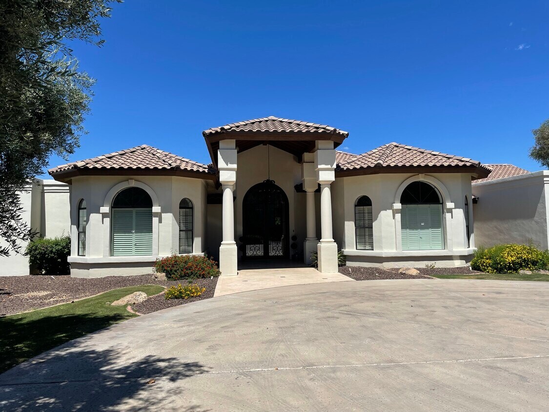 Foto principal - 8303 N 61st Pl