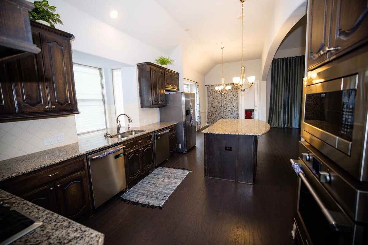 Foto principal - 13923 Hopewell Dr