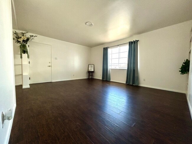 Foto del edificio - 912 W Forest St