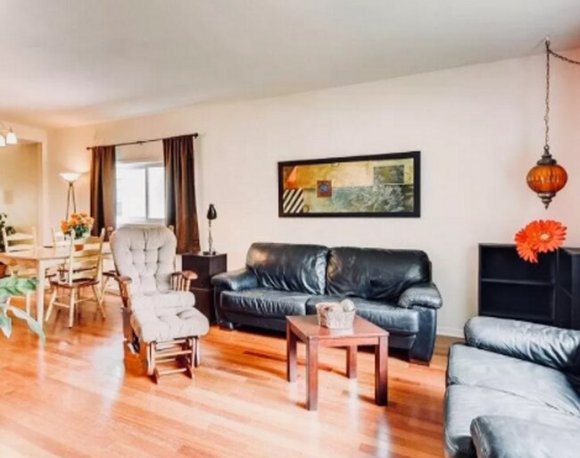 Foto del edificio - Great location *4Bed*1.5Bath* Northeast Mi...