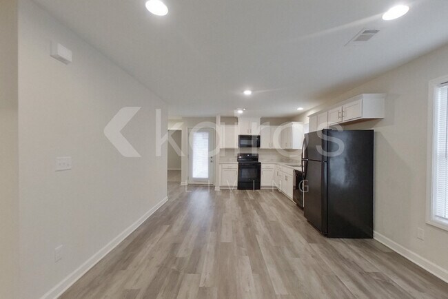 Foto del edificio - 1451 Maxwell Cir