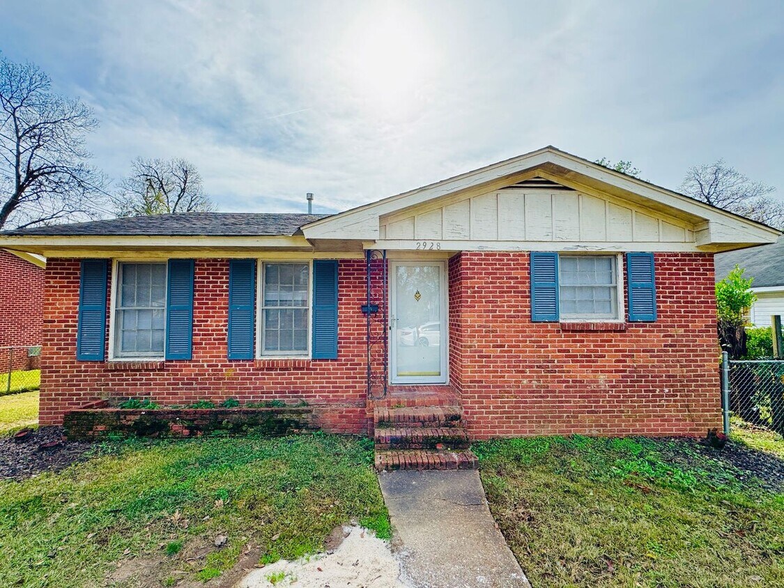 Primary Photo - Charming 3-Bedroom Brick Home with Beautiful Hardwoods!