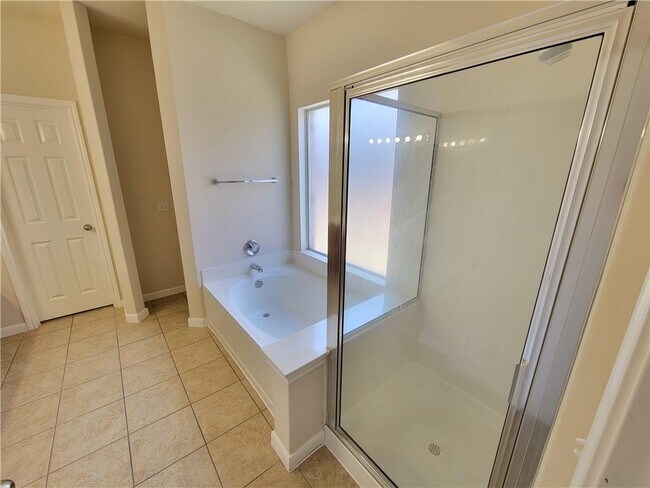 Building Photo - 3526 Shiraz Loop