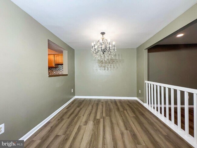 Foto del edificio - 8202 Ashford Blvd