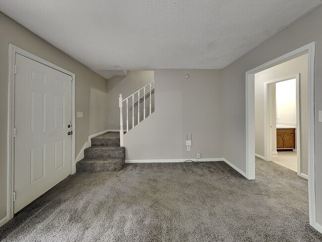Foto del edificio - 1713 6th Pl Cir NW