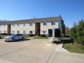 Building Photo - 1000 Bratton Ave