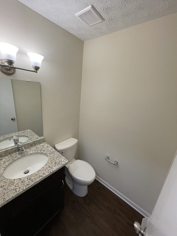 Foto del edificio - 956-988 W. Liberty St. - 988-B