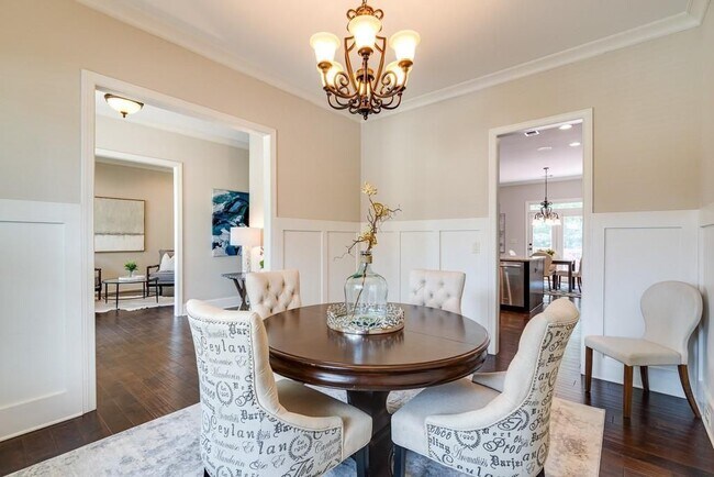 Foto del edificio - 1290 Redbud Dr