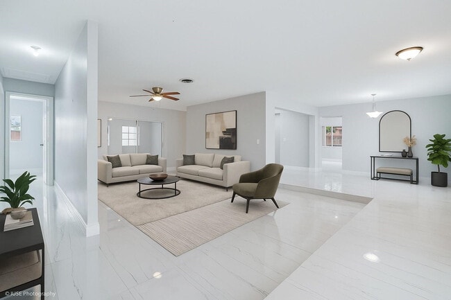 Building Photo - 4971 SW 7th Ct