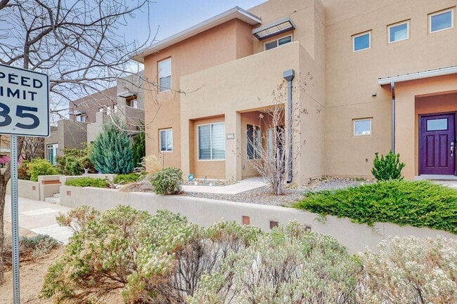 Foto del edificio - 3 bedroom, 2 1/2 Bath Pulte Ocotillo Model Home