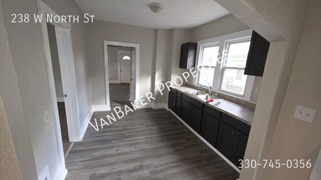 Foto del edificio - 238 W North St