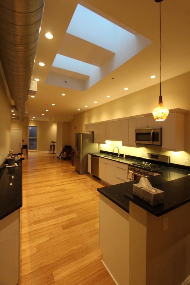 Kitchen - 139 7th St Apartments