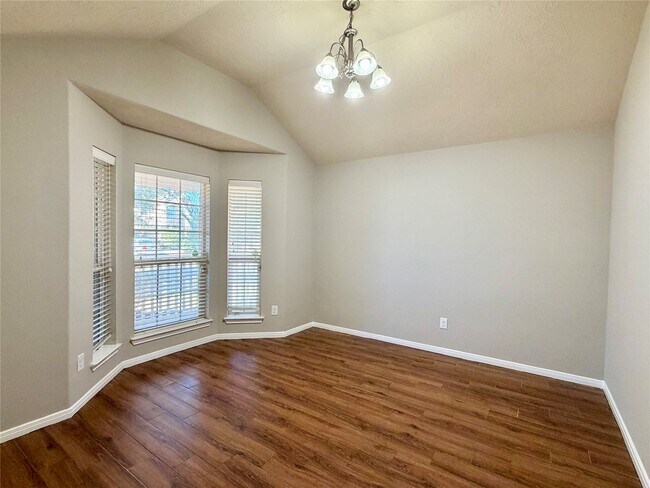 Foto del edificio - 11807 Green Colling Park Dr