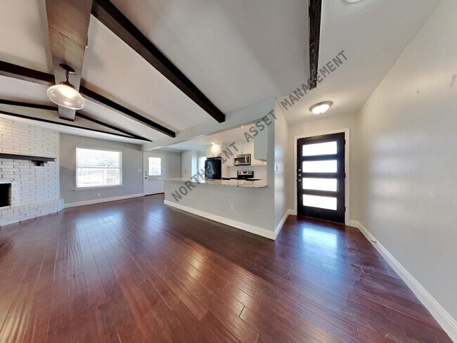 Foto del edificio - Newly Renovated Single Family Home | 4 BR/2BA | Fenced Backyard