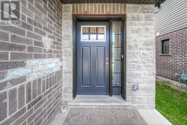 Photo du bâtiment - 135 Hardcastle Dr