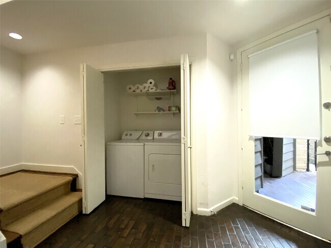 Foto del edificio - 5003 Yoakum Blvd