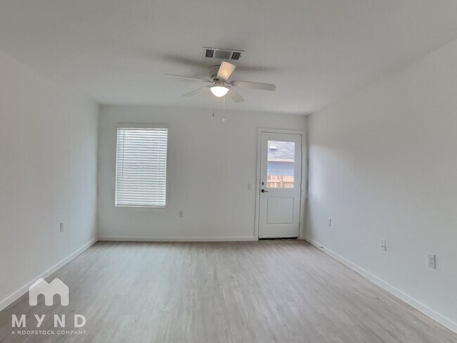 Foto del edificio - 13443 Laffoon Wy