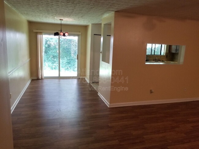 Building Photo - 905 Hemingway Rd