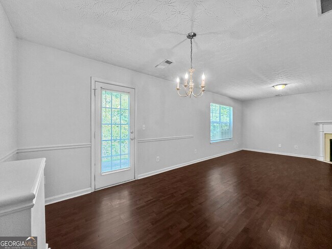 Foto del edificio - 417 Kirkland Dr