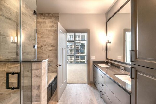Building Photo - 2 bedroom in Dallas TX 75219
