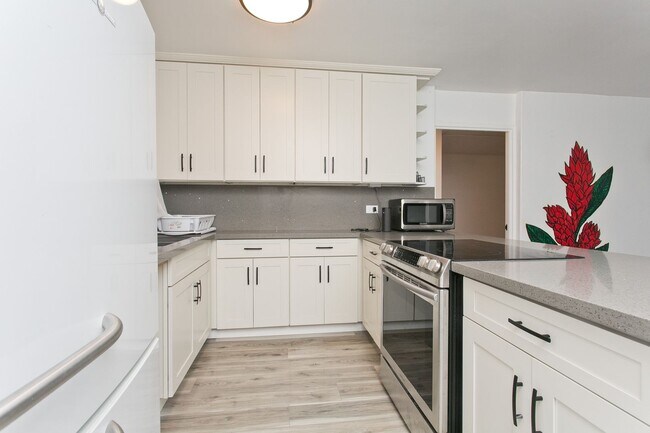 Foto del edificio - Pets Allowed.... Colonnade on the Greens #403 3 BD 2 BA 2 PRK