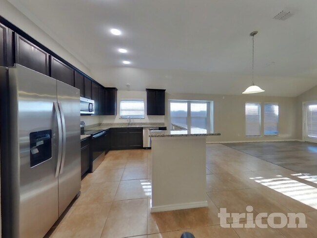 Foto del edificio - 313 Lucky Landing Dr