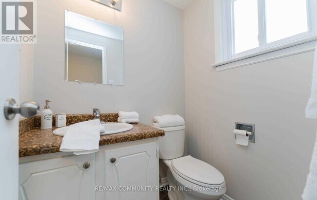 Photo du bâtiment - 58 Rainbow Ridge Ave