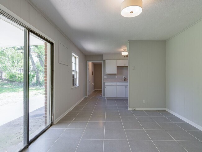 Foto del edificio - Renovated Home in a Quiet Neighborhood