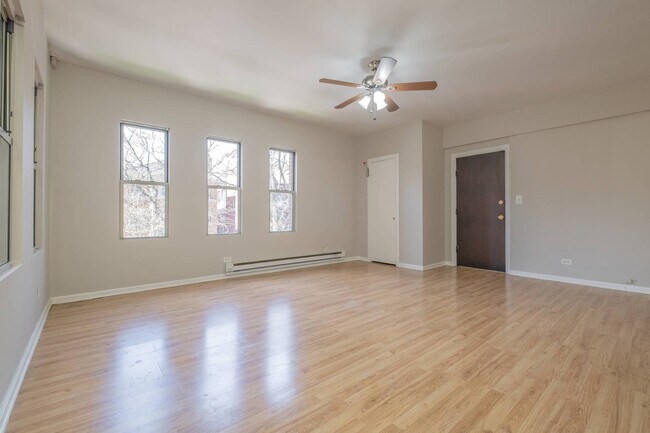 Foto del edificio - 5511 N Kenmore Ave