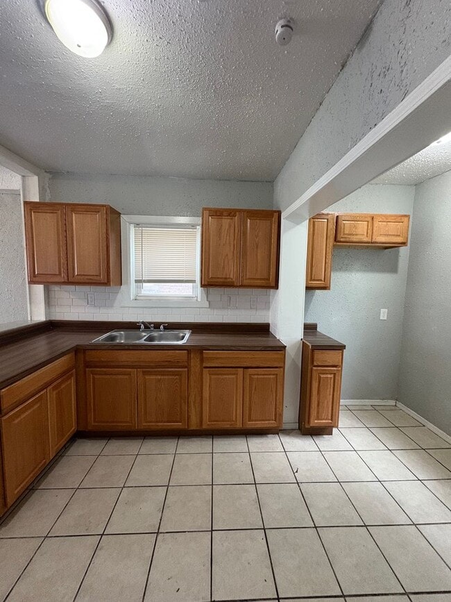 Building Photo - 16161 Littlefield- 3 BEDS & 1.5 BATH FOR R...