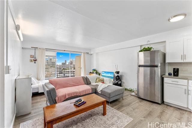 Primary Photo - 1616 Kewalo St
