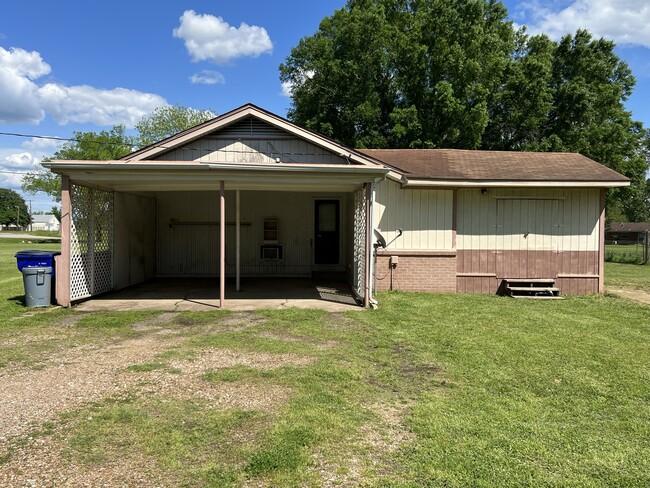 Building Photo - 2109 E Goliad Ave