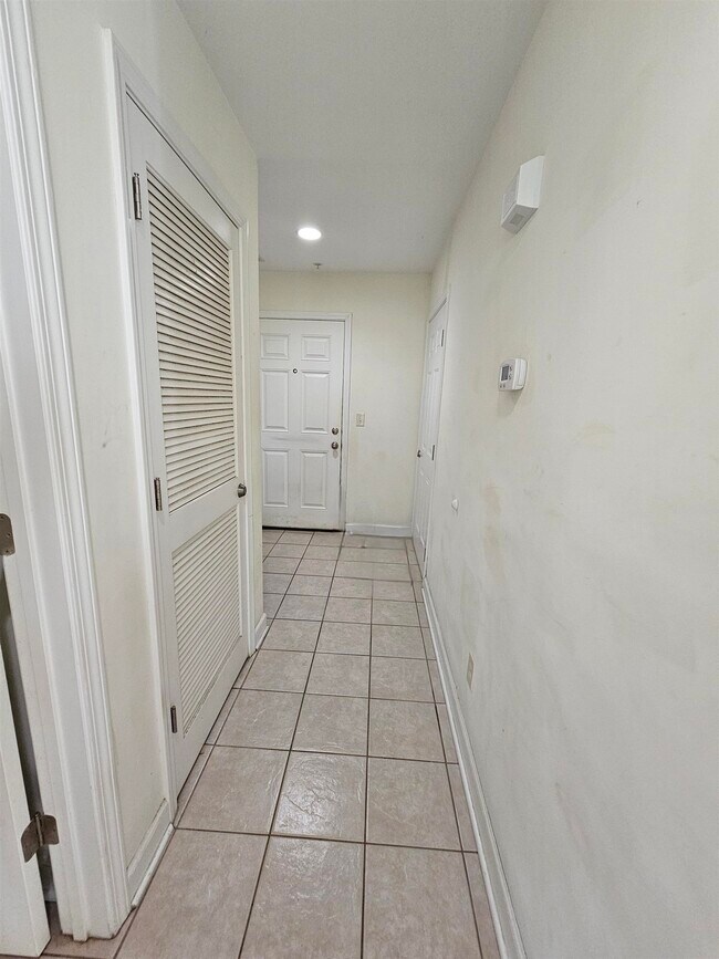 Foto del edificio - 1215 N Middleton Dr