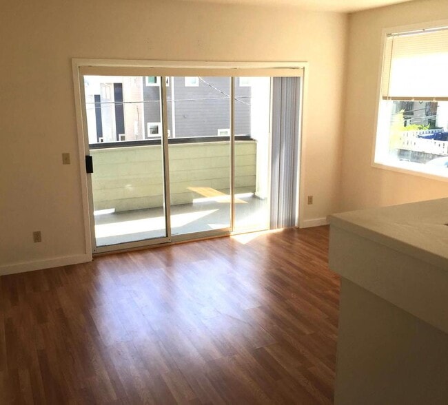 Building Photo - 2 bedroom in Seattle WA 98112