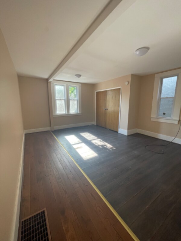 Building Photo - 1452 Dewey Ave