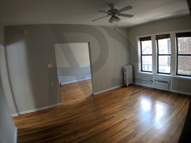 Building Photo - 736 W Addison St