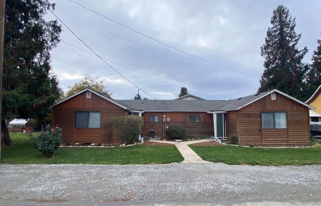 Building Photo - 523 N Markeson St